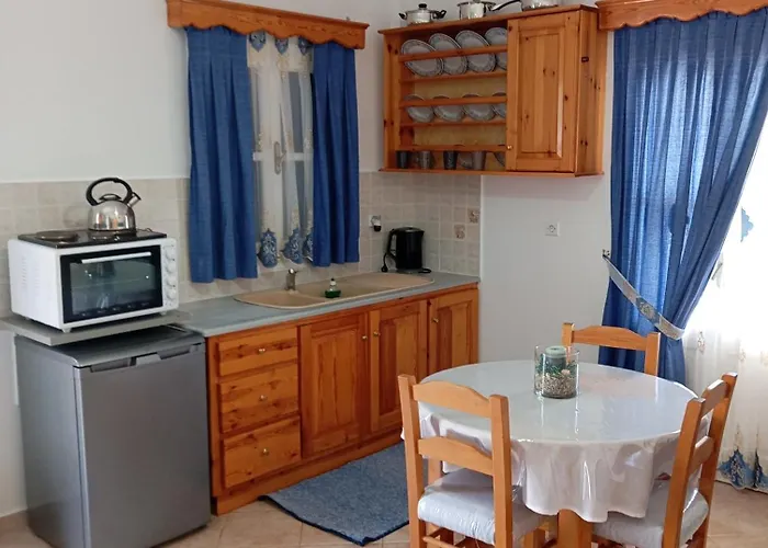 Petroula Ii Emborios