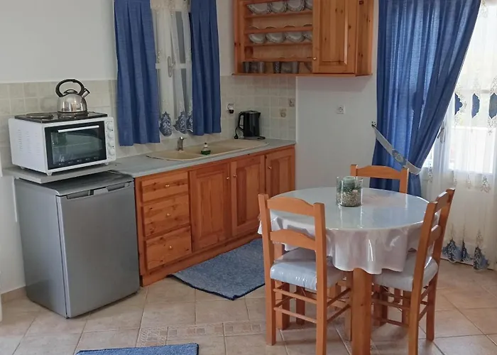 Petroula Ii Apartmán Emborios